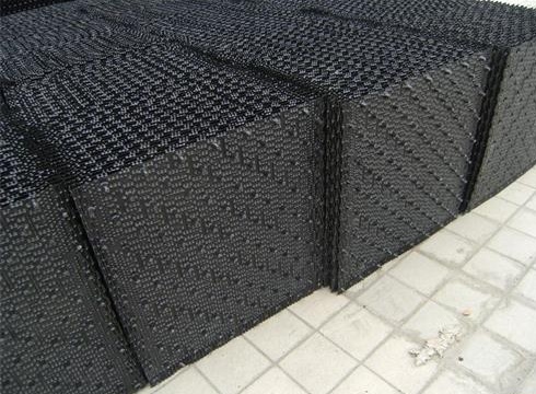 閉式冷卻塔填料需要定期清洗和更換嗎？